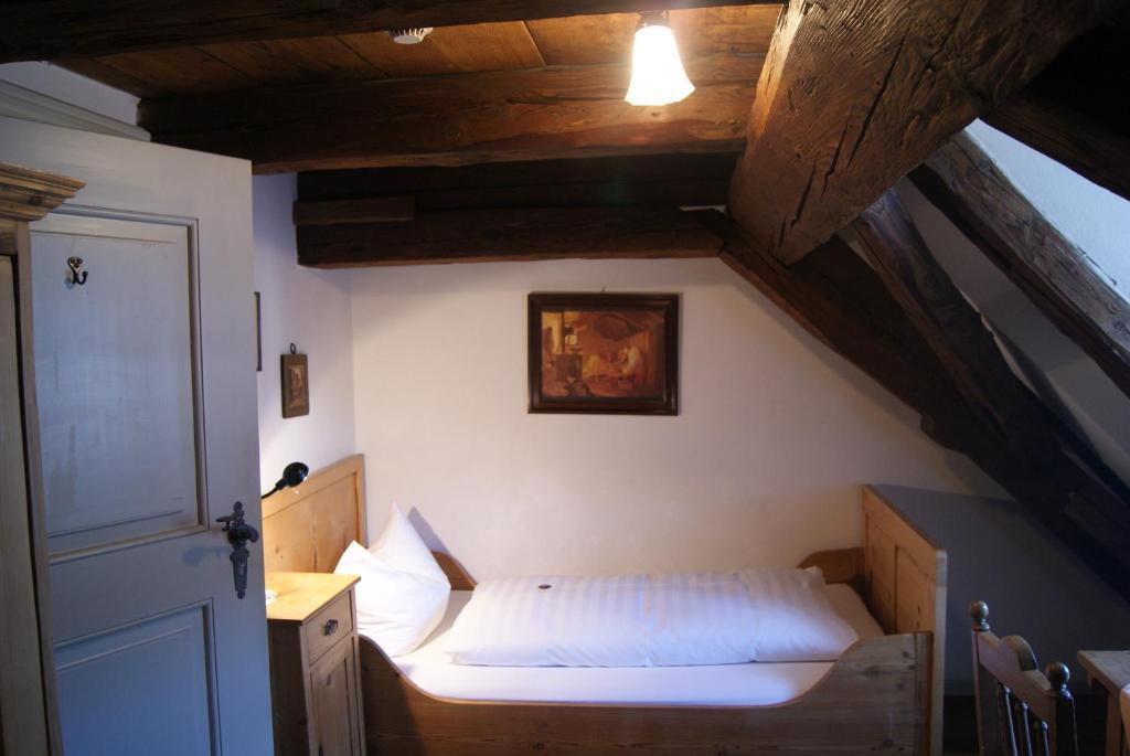 Hotel Zum Schwarzen Ross Und Gutmann Zur Post Hilpoltstein Pokoj fotografie