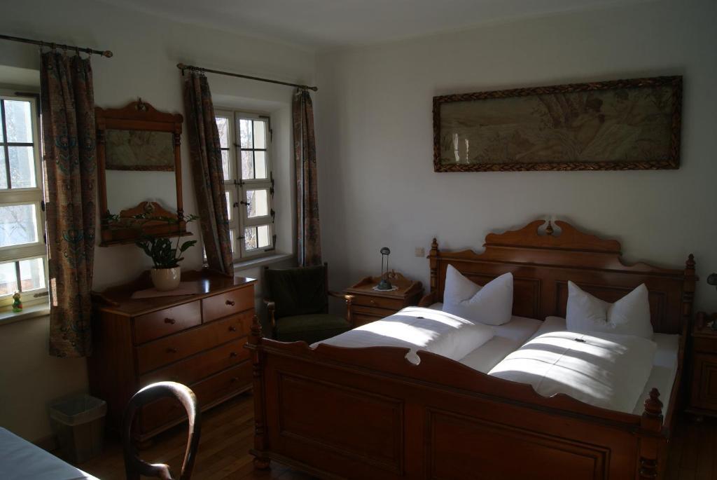 Hotel Zum Schwarzen Ross Und Gutmann Zur Post Hilpoltstein Pokoj fotografie